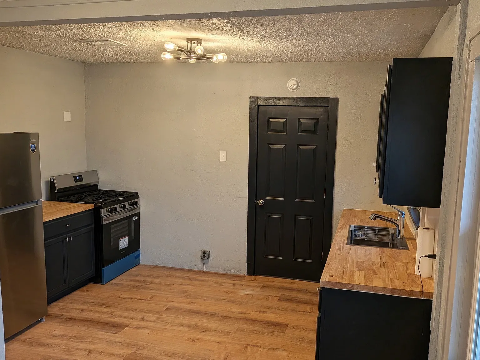 2 bed, 920 sqft, $995 — Photo 4