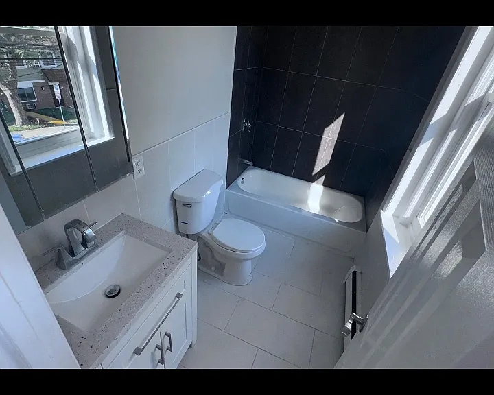 17 Earl St #2L — Photo 7