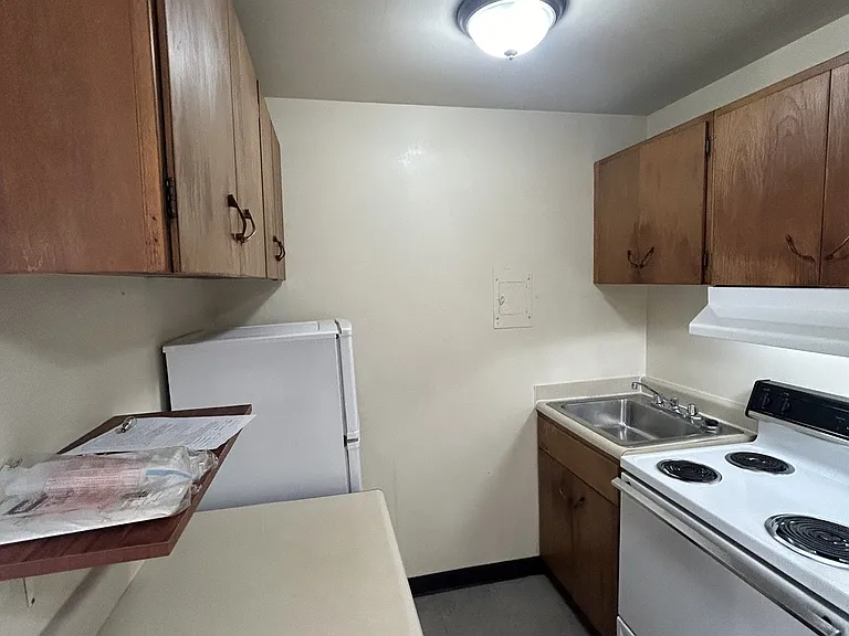 5035 15th Ave N #E — Photo 5