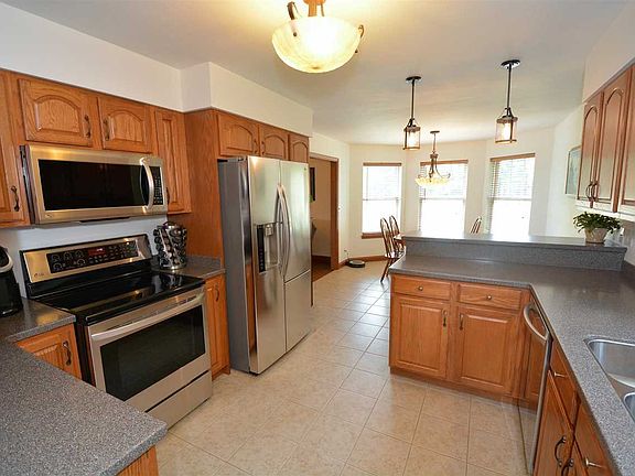 5th image of 181 Kaywood Ln