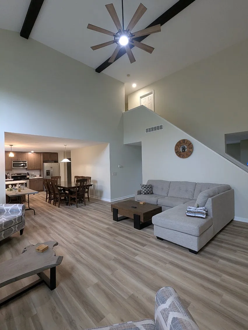 4 bed, 3.5 bath, 2300 sqft, $3,900 — Photo 4