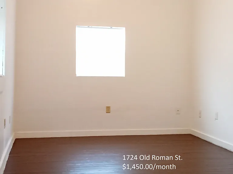1724 Old Roman St — Photo 2