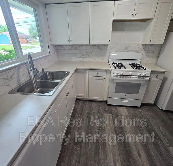 2564 Maybury Rd — Photo 9