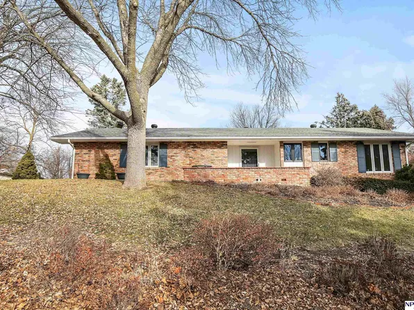 2946 College Dr, Blair, NE 68008