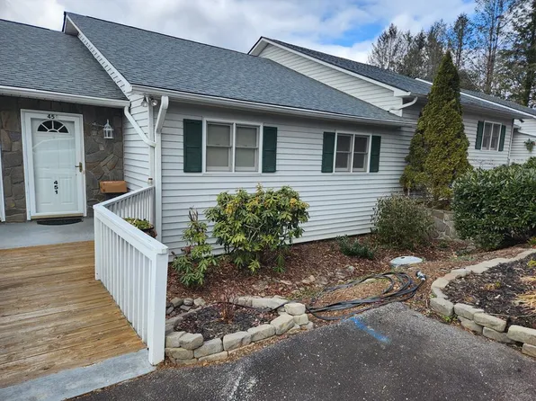451 Hurst Cir, Franklin, NC 28734