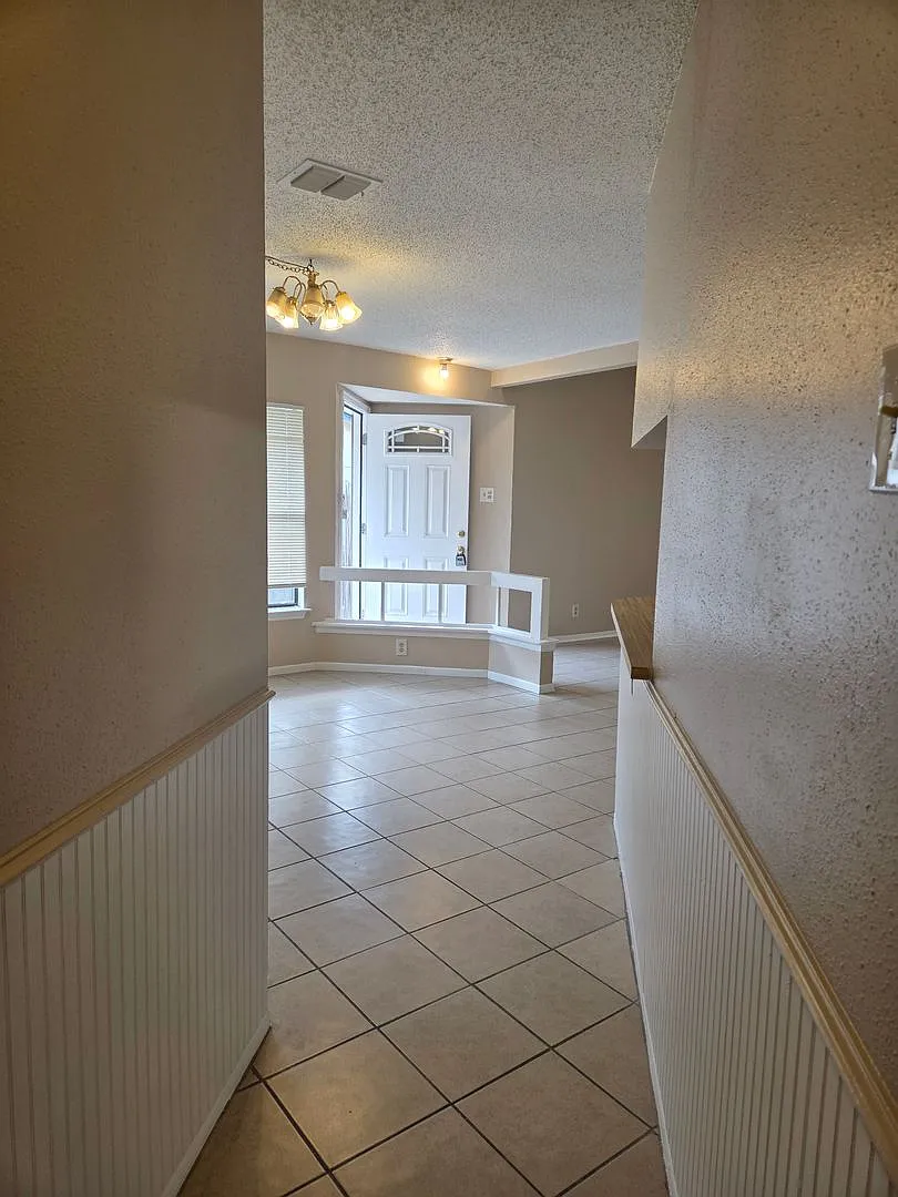 Building Photo - 5719 Country Sun Dr