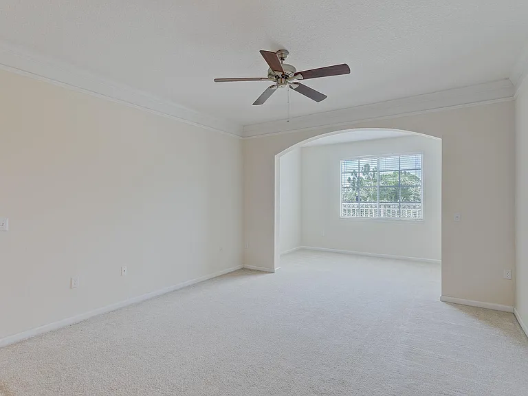 9303 Myrtlewood Cir W — Photo 43