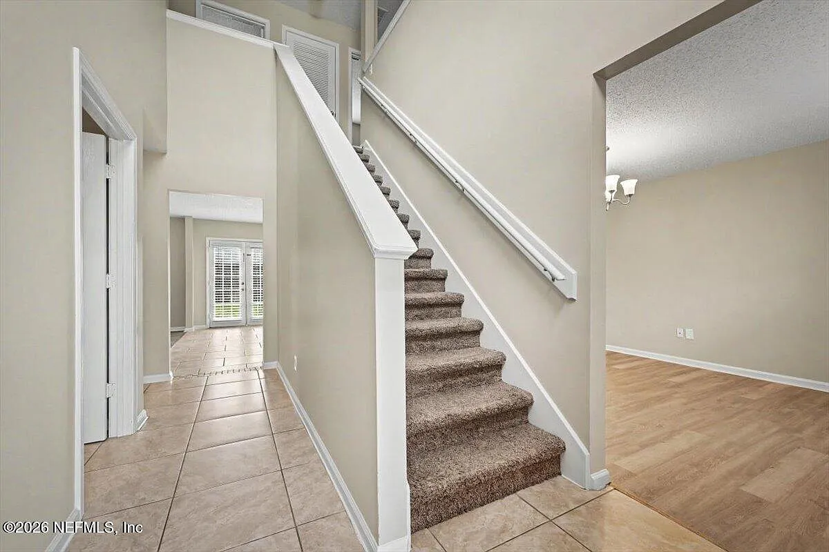 4 bed, 3.0 bath, 2284 sqft, $2,950 — Photo 4