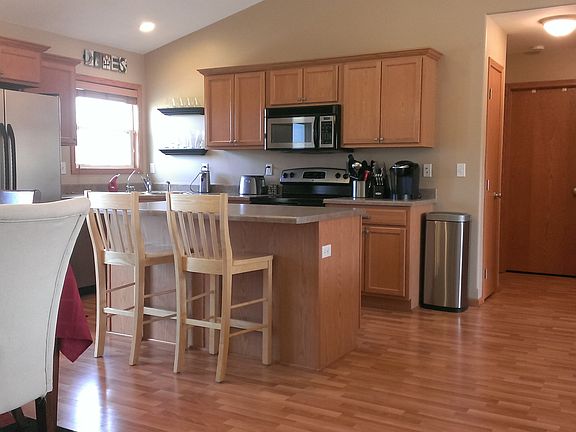 5th image of 290 Lencester Ave