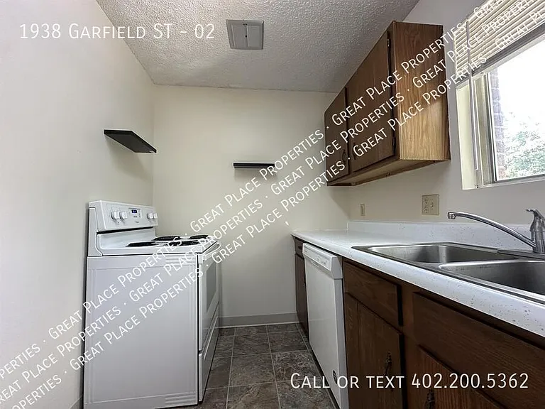 1938 Garfield St #2 — Photo 13