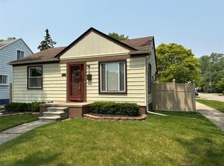 206 Massoit St, Clawson, MI 48017