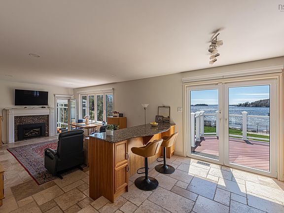 5th image of 129 Masons Point Rd