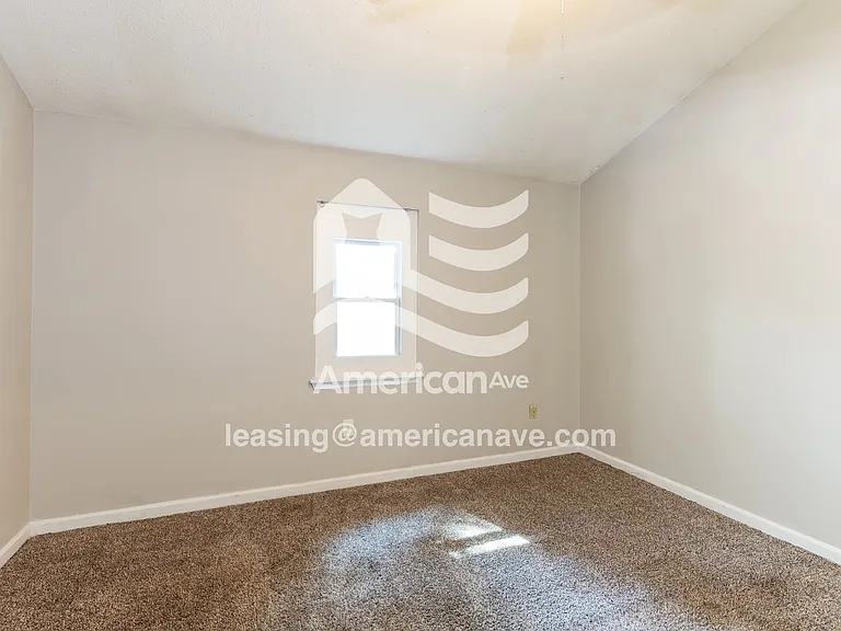 8230_007_main_bedroom_8.jpg
