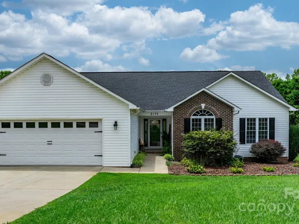 2175 Picnic Dr, Newton, NC 28658