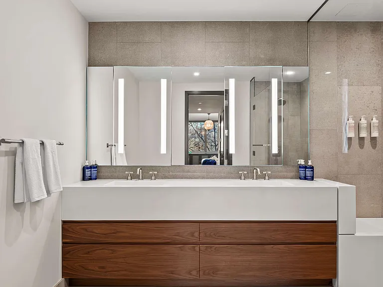 360 E 89th St #4E1 — Photo 27