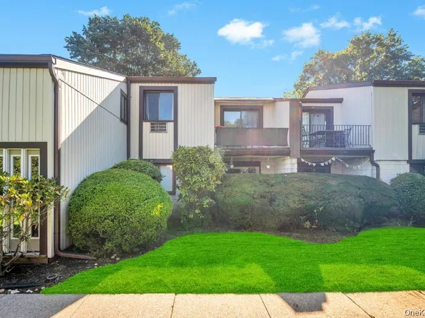 63 Richmond Boulevard #4B, Ronkonkoma, NY 11779