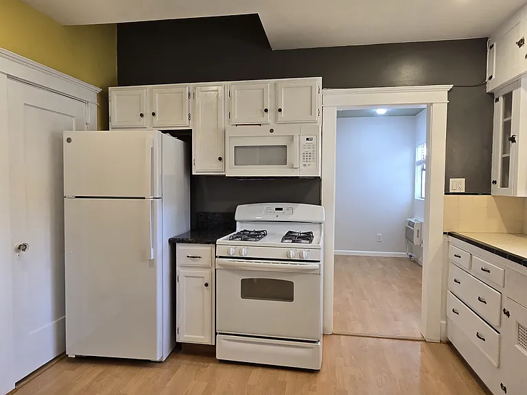 202 E Lemon Ave — Photo 6