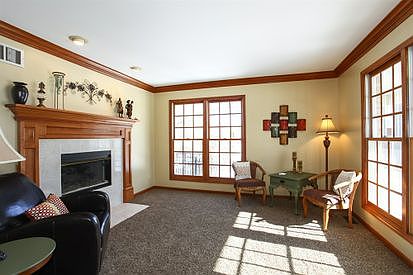 4th image of 1313 Greenbrier Ct