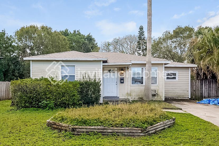 1st image of 846 60th Ave NE