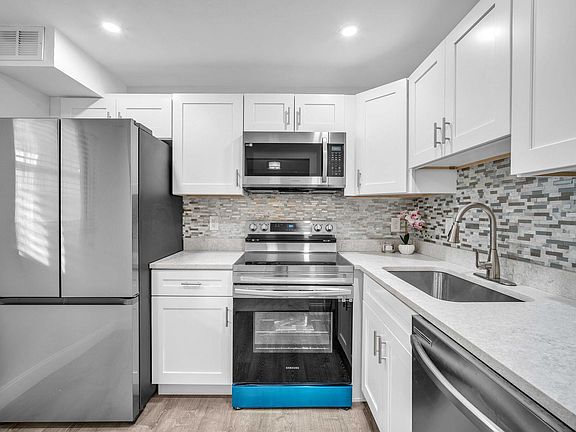 3rd image of 2840 Somerset Drive #205m