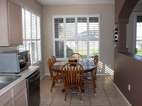 4th image of 121 Hanging Moss Dr