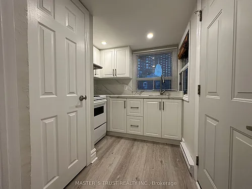 151 Dynevor Rd #UPPER Photo 1