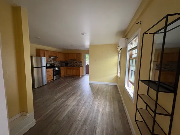 180 Olivia St #4, Derby, CT 06418