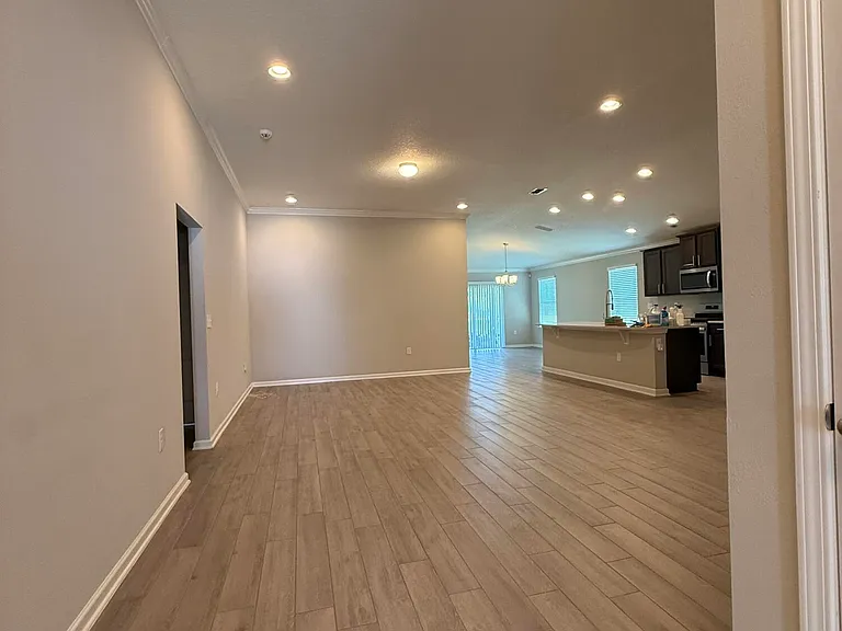 103 Granite City Ave — Photo 3