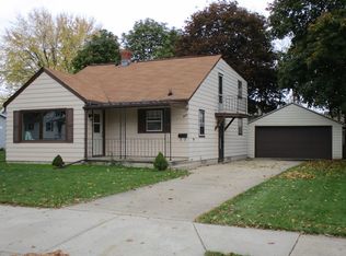 213 Williams St, Combined Locks, WI 54113
