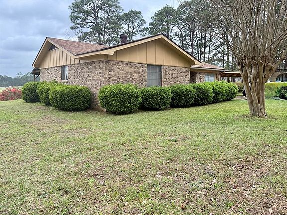 2nd image of 225 Country Club Rd