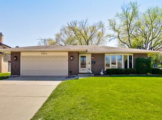 3605 Brookmeade Dr, Rolling Meadows, IL 60008