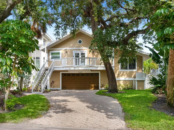 5169 Oxford Dr, Sarasota, FL 34242