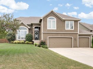 22105 W 70th Ter, Shawnee, KS 66226