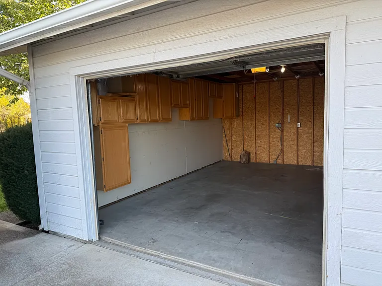 NE Cedar Ave — Photo 15