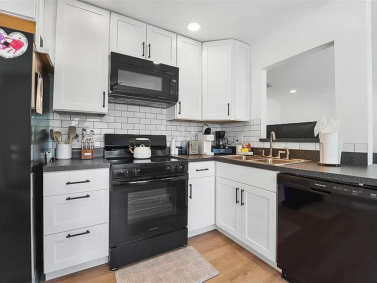4906 W San Rafael St — Photo 9