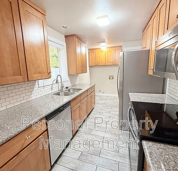 1803 SE Blairmont Dr — Photo 4