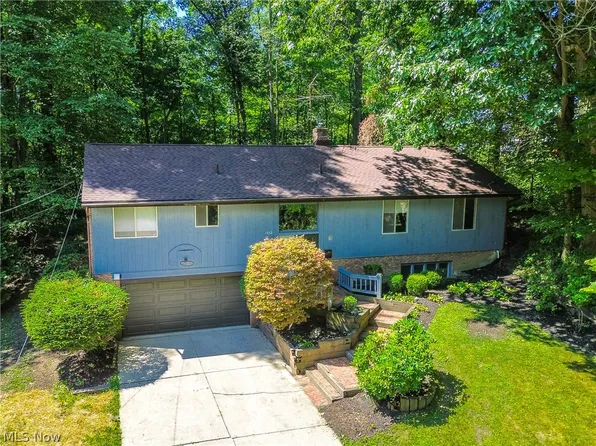 1512 Tiffany Cir, Akron, OH 44313
