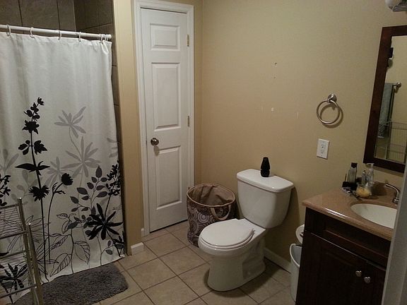 4th image of 1136 Fairfield Ave