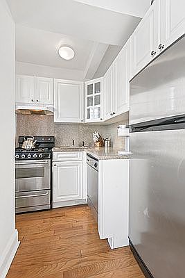 5th image of 200 E 16th St APT 6K
