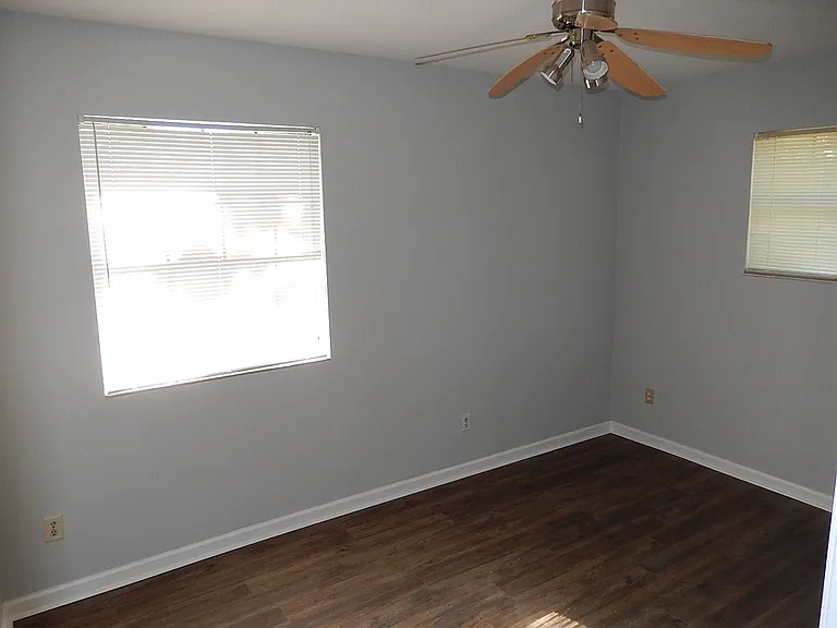 1903 Skyland Dr — Photo 4