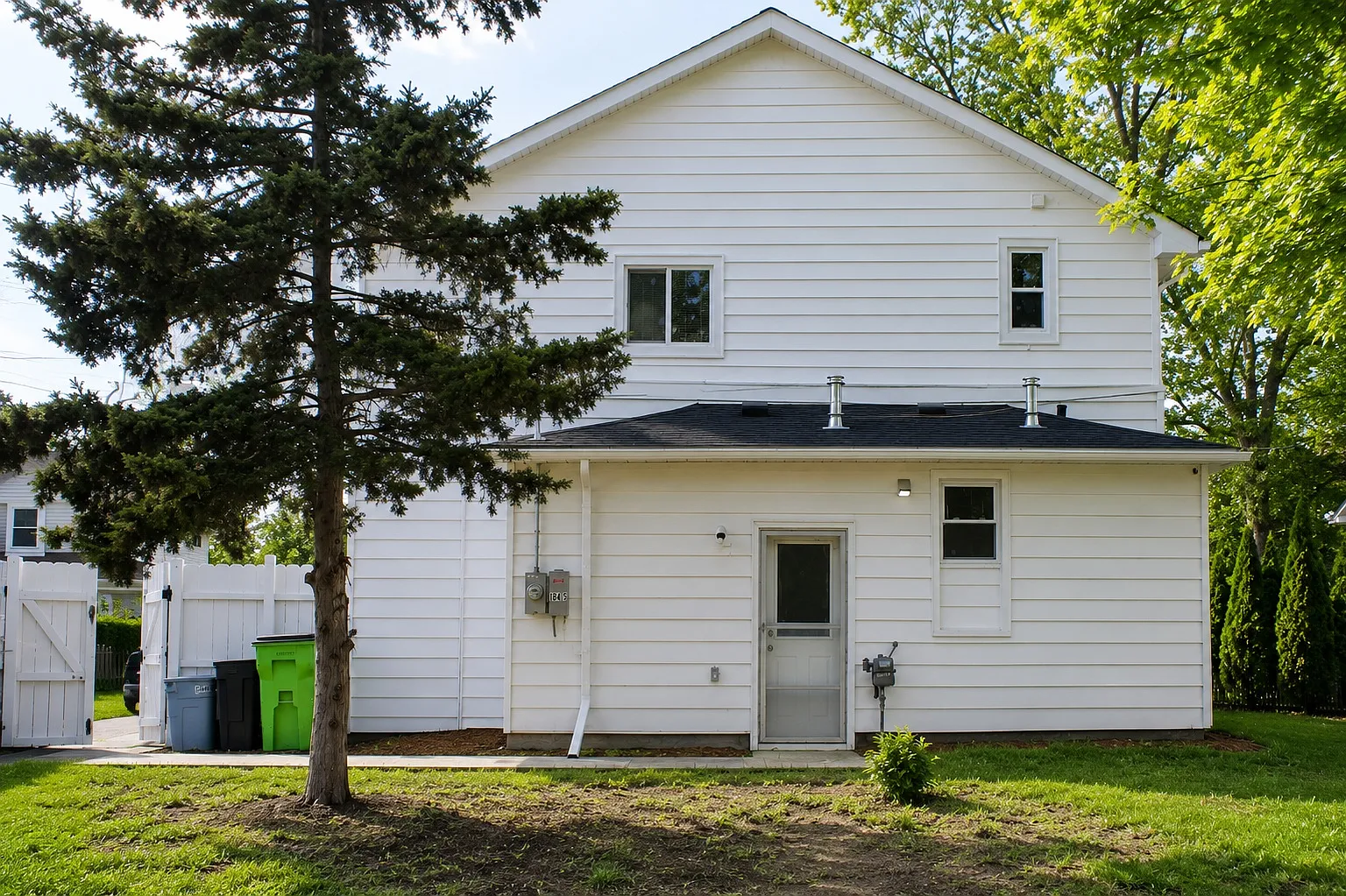4 bed, 1800 sqft, $2,300 — Photo 4