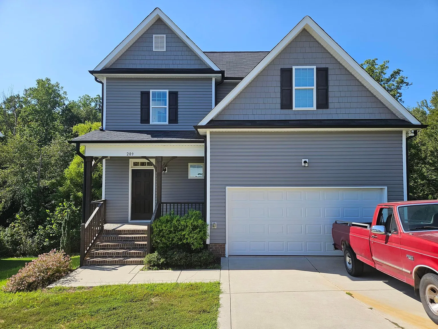 3 bed, 2.5 bath, 1786 sqft, $2,000 — Photo 1
