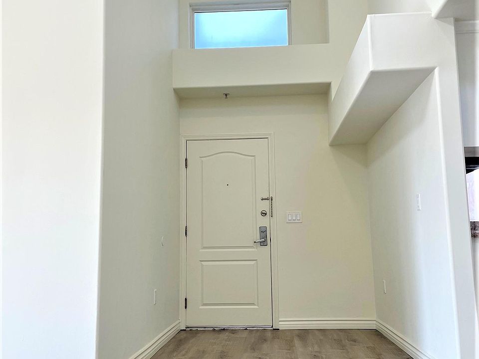 1st image of 4655 Maplewood Ave