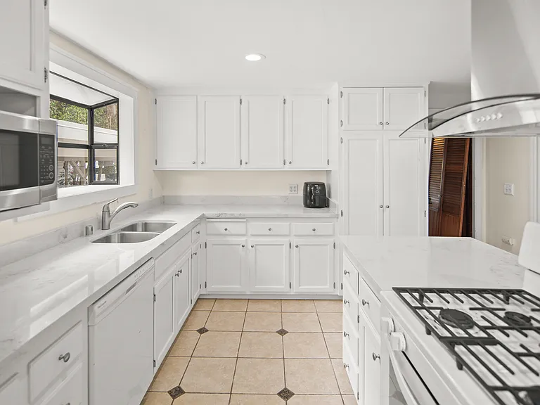 955 D Ave — Photo 12