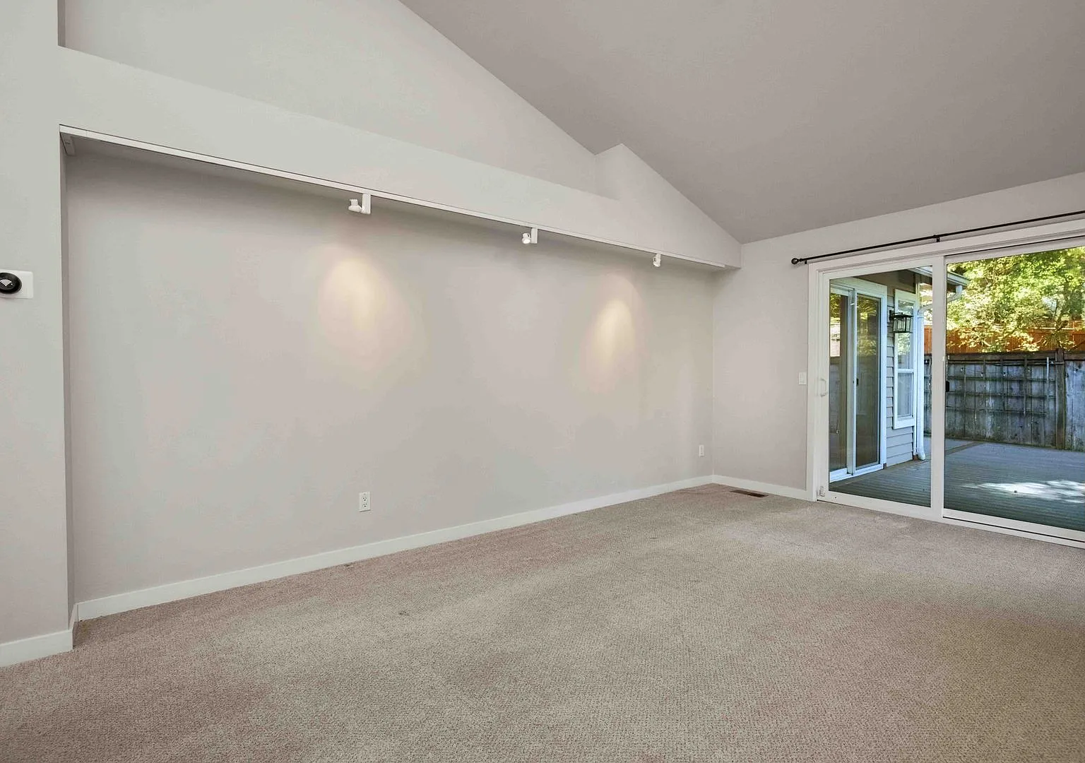 Spacious Kirkland Home in a Convenient Location — Photo 4