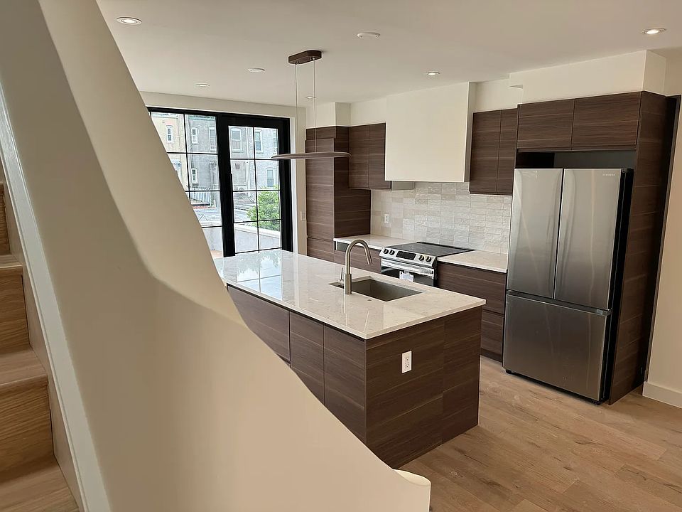 1st image of 68-18 Clyde St #2
