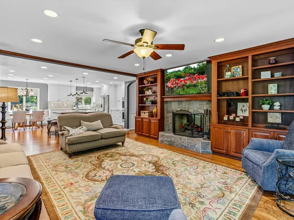 6716 W Shore Dr, Edina, MN 55435