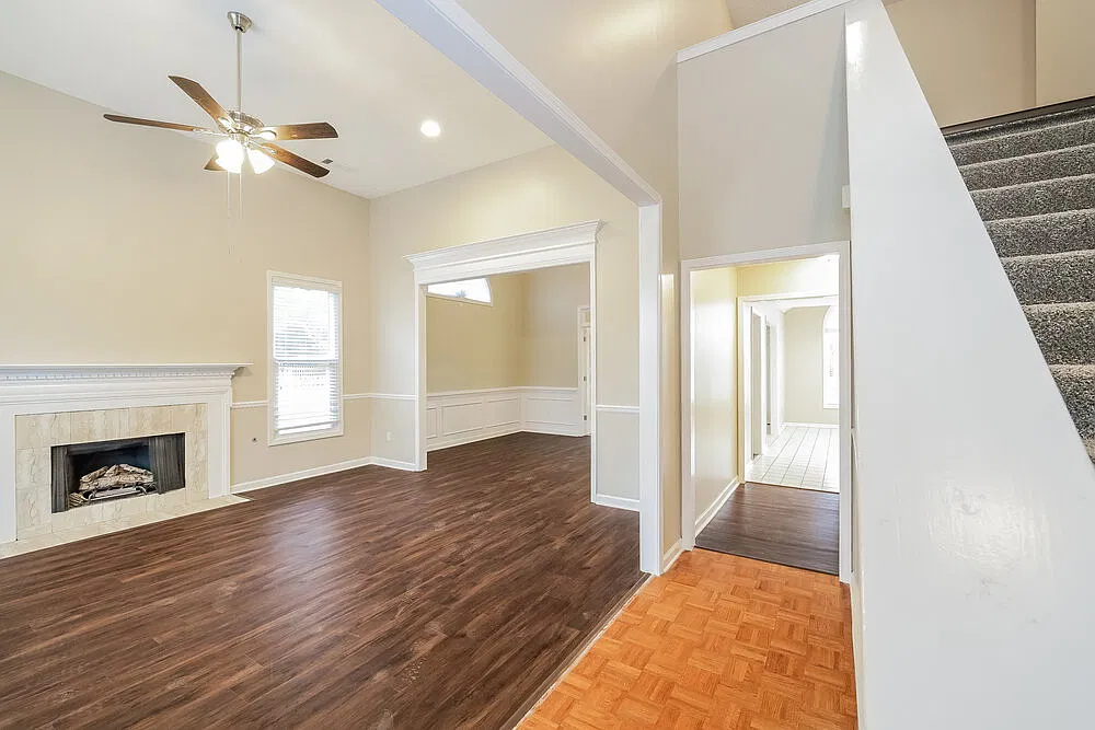 3 bed, 2.5 bath, 2320 sqft, $2,355 — Photo 4