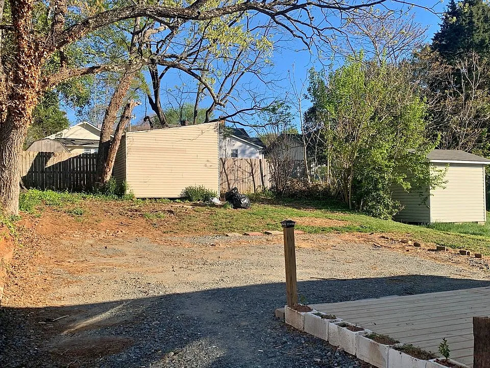 3 bed, 1152 sqft, $1,550 — Photo 4