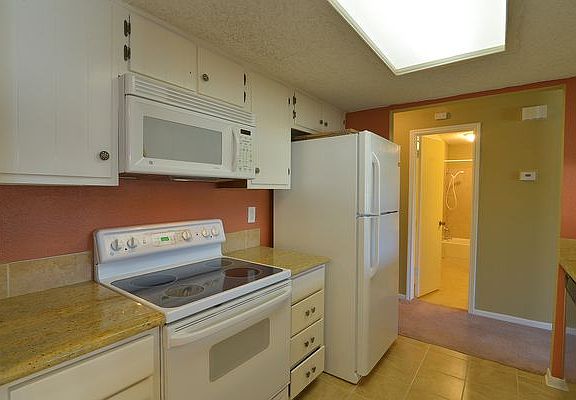 4th image of 1911 Blindlake Dr